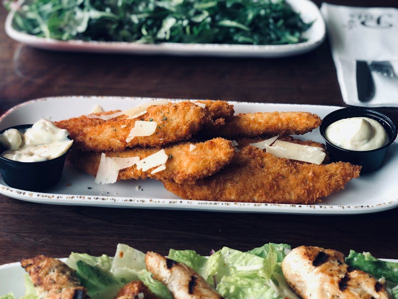 Mozzarella sticks with marinara sauce